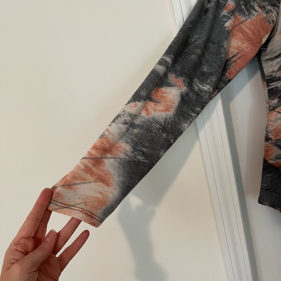 Perfectly Priscilla Super Soft Light Weight Flowy Pink and Gray Top Size XL - Picture 5 of 11